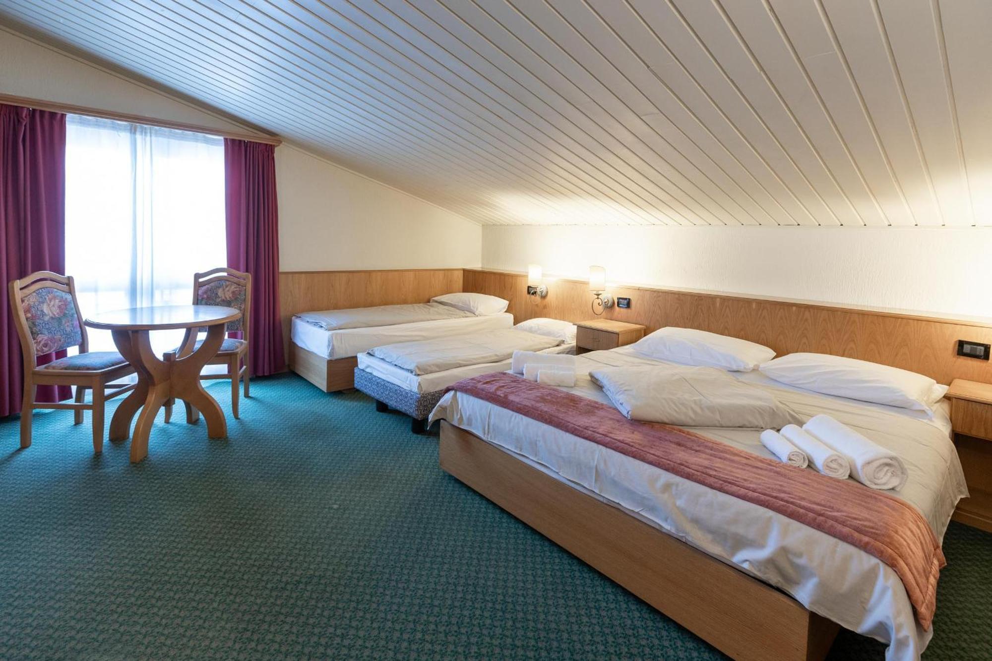 Hotel Intermonti Livigno Phòng bức ảnh