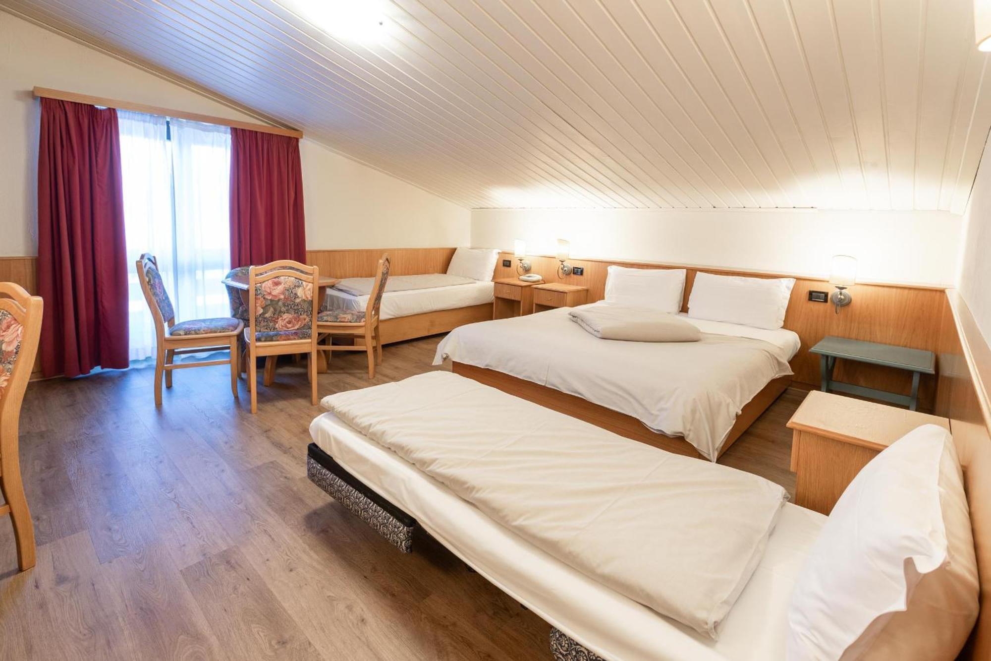 Hotel Intermonti Livigno Phòng bức ảnh