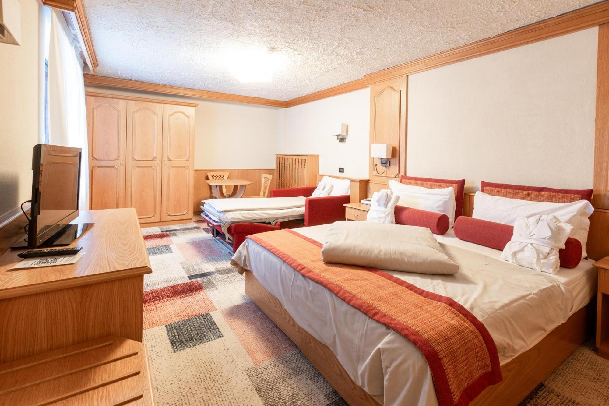 Hotel Intermonti Livigno Ngoại thất bức ảnh